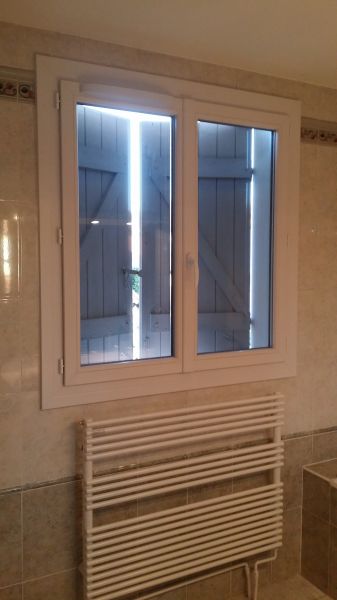 Rénovation de fenêtre en PVC blanc à Marseille 13013