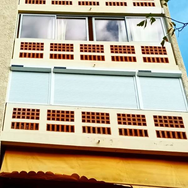 Installation de 3 volets roulants solaires en Aluminium à Plan de Cuques 13380