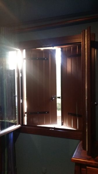 Fenêtre imitation bois avec volet aluminium isolé aux Pennes Mirabeaux 13170