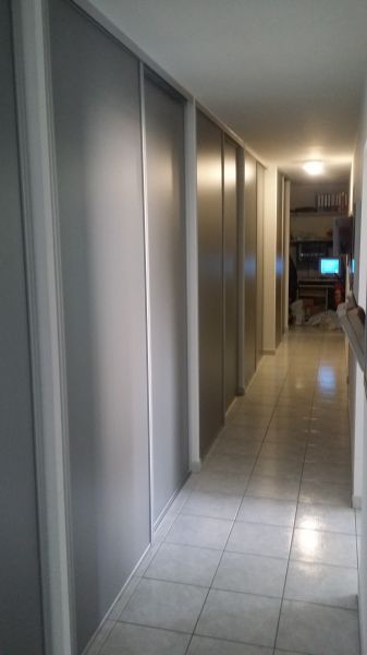 Portes de placard sur mesure finition argent mat à Marseille 13009