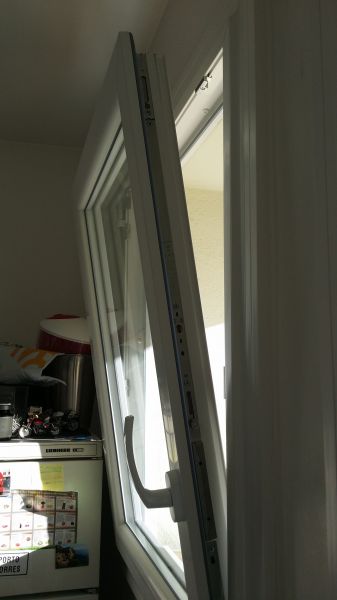 Fenêtre avec oscillo battant à Marseille