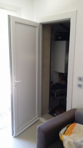 Porte de service à Rousset