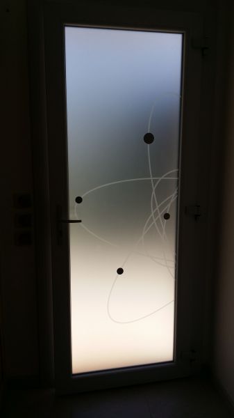 Porte d'entrée en PVC gris à Rousset