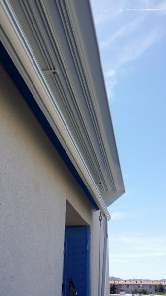 Store à projection à Marseille