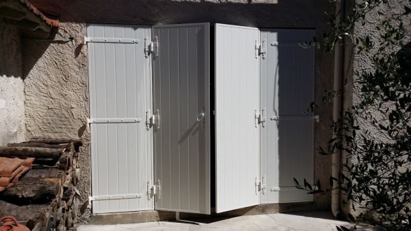 Volet battant en aluminium à Arles