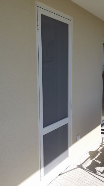 moustiquaire porte sur Plan de Cuques