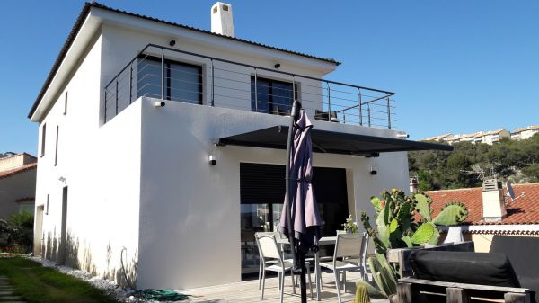 store de terrasse marseille posé en villa