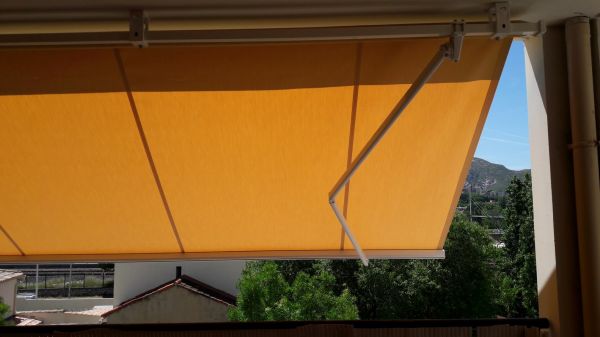 installation d'un store à marseille