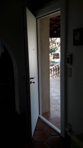 pose d'une alarme sans fil à plan de cuques