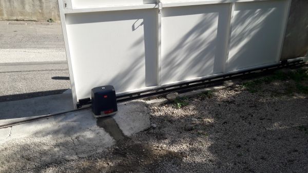 pose d'un moteur BFT portail marseille