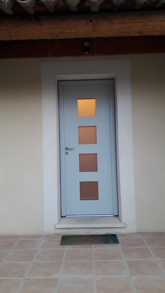 porte d'entrée en aluminium plan de cuques