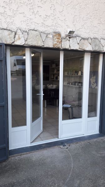 pose d'une menuiserie en pvc sur marseille