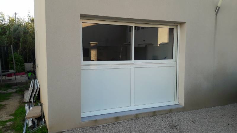pose d'une baie vitrée en alu sur marseille en villa