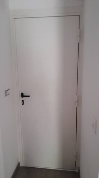 Installtion d'une porte d'entrée en acier à Marseille 13007