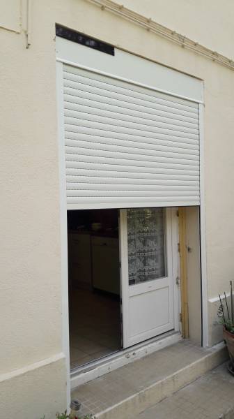 Pensez à la planète, équipez vous de volets roulants solaires !