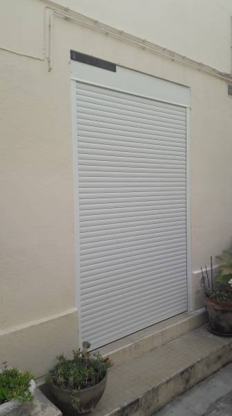 pose de volet roulant electrique solaire à Marseille 13012