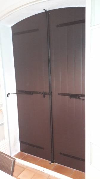 faire poser des volets en lu par un professionnel à Aubagne