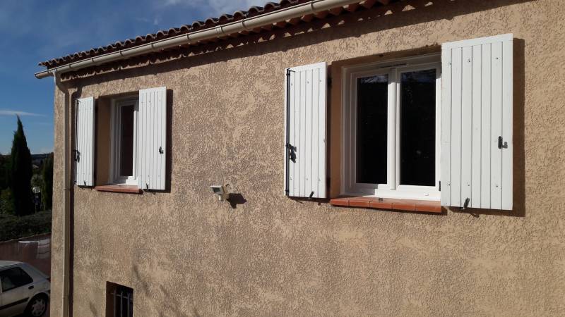 pose de fenêtres en PVC en maison individuelle à allauch