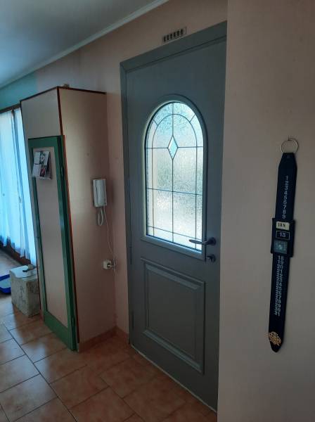 pose d'une porte d'entrée de villa sur allauch