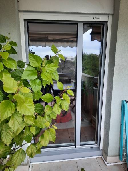 installation de fenetres alu en appart, en rénovation sur marseille