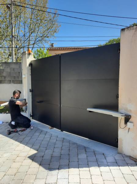 installer un portail alu en réno en maison individuelle sur Allauch