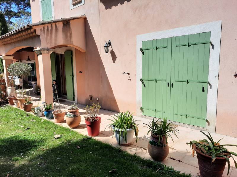 pose en rénovation du volet armé ISOFERM à marseille 13012