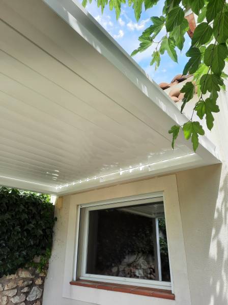 installation d'une pergola sur une terrasse en villa à marseille