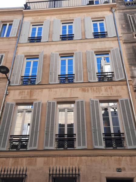 pose de fenetres isolantes en pvc en centre ville de marseille en appart