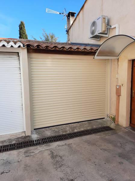 pose d'une porte de garage enroulable à marseille 13013