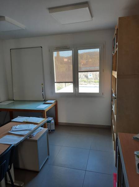 pose de stores sur mesure pour des bureaux