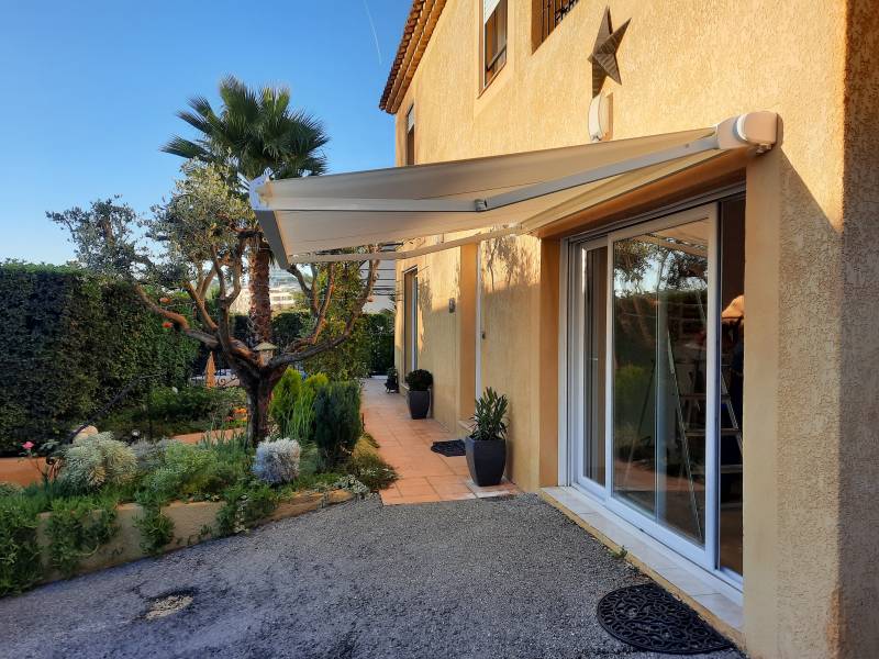 pose d'un store de terrasse et d'un coulissant alu à chateau gombert Marseille 13013