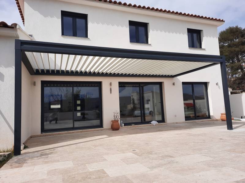 Votre pergola bioclimatique motorisée 4m x 3m posée à partir de 7950€ TTC ! Envie de redonner vie à votre extérieur ?