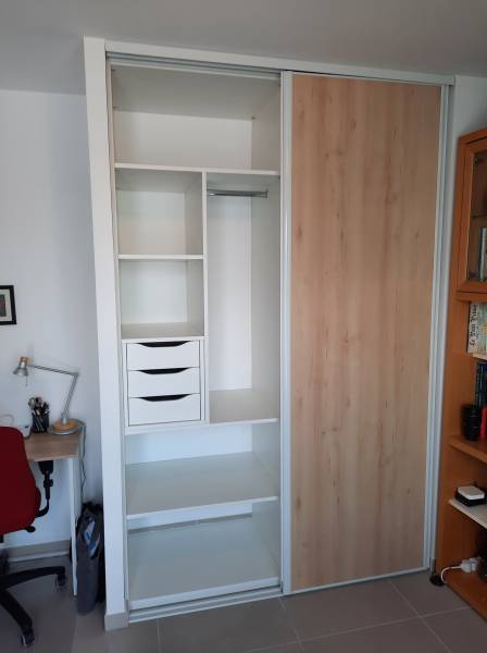 création et pose d'un dressing aménagé sur mesure à marseille