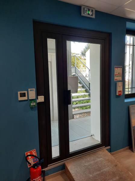 installation de menuiseries en alu sur marseille 1311