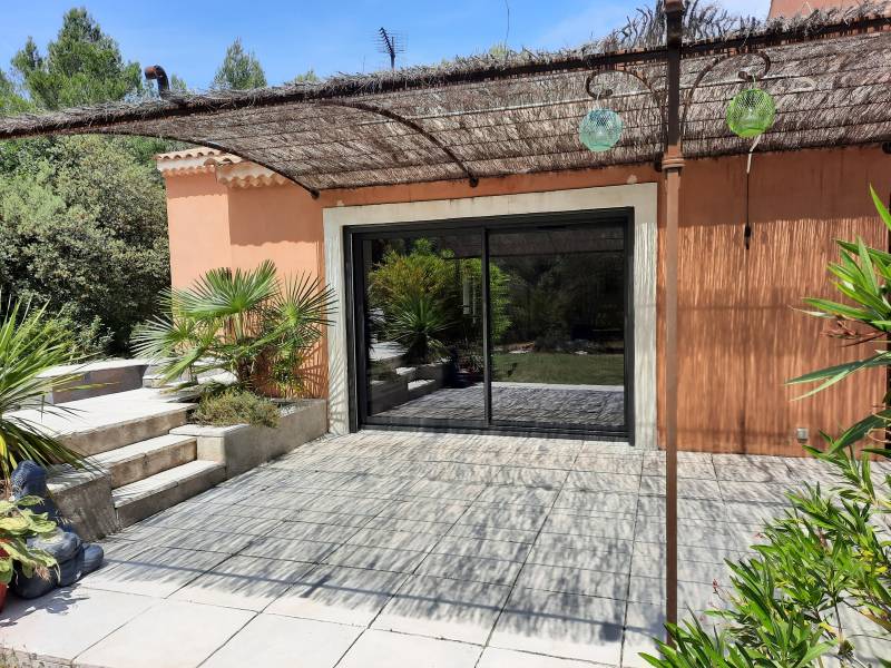 pose d'un coulissant en alu en rénovation sur rognes