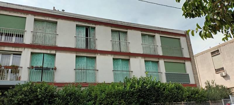 poseurs qualifiés pour la pose de volets electriques solaires sur marseille