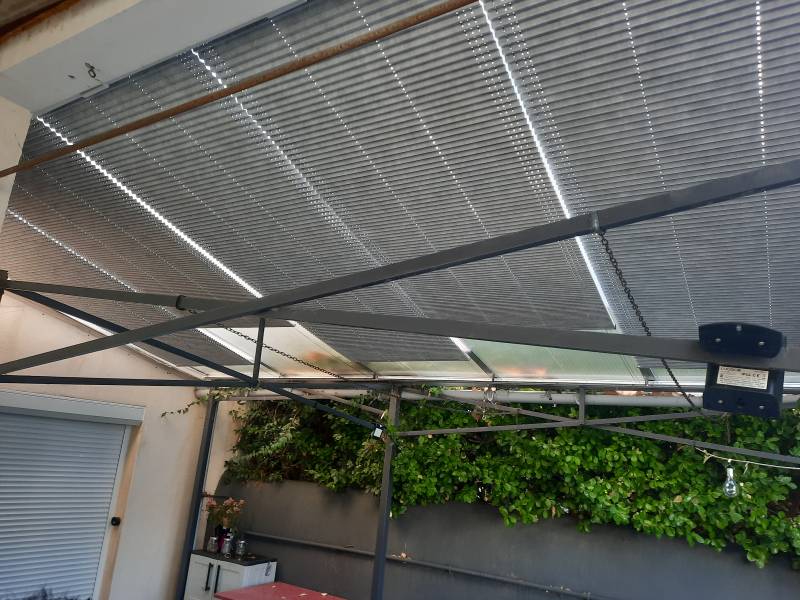 Installation de 6 stores plissés de toiture à La Pointe Rouge Marseille 13008