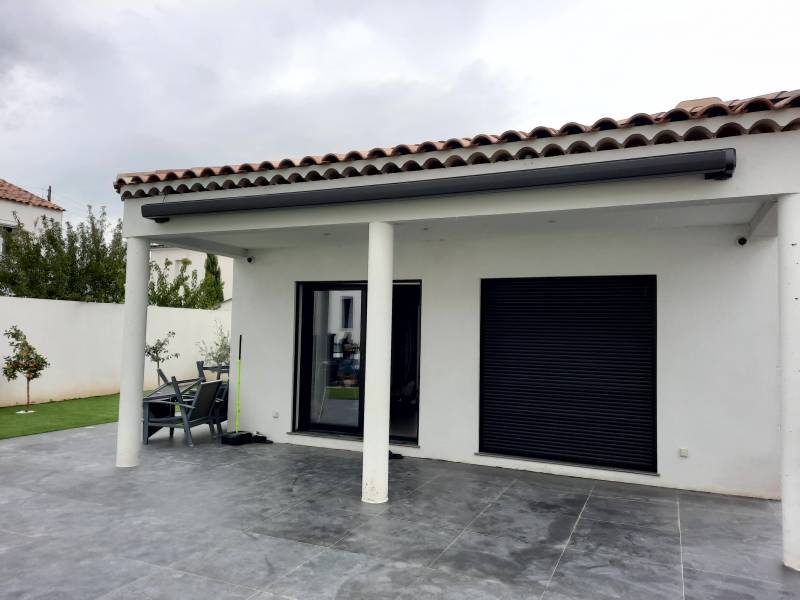 installation d'un store electrique avec bandeau led