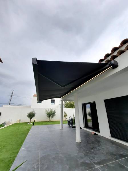 Installation d'un store électrique sur mesure à marseille en villa individuelle
