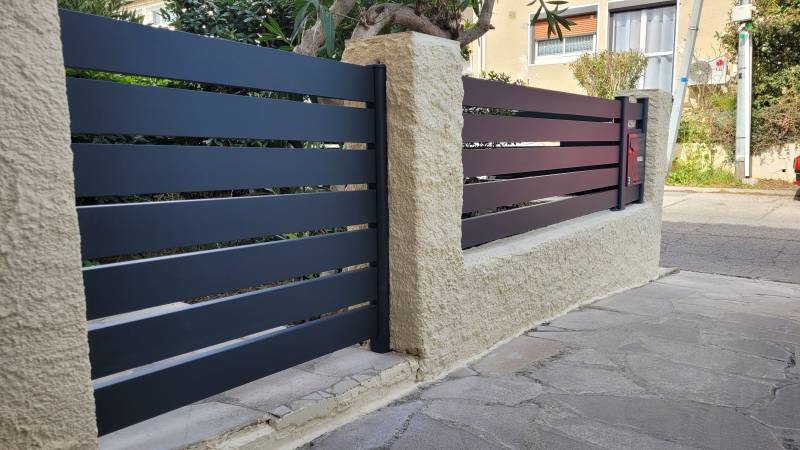 Installation d'une clôture en aluminium gris anthracite à Marseille 13013