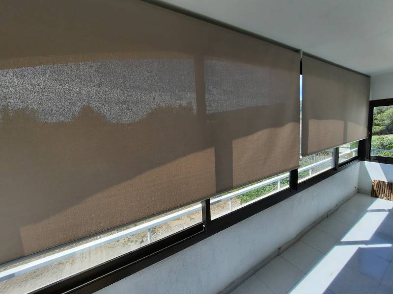 Installation de stores enrouleurs à Château Gombert Marseille 13013