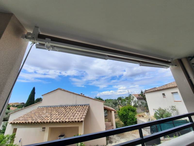 Installation d'un store de terrasse à St Mitre Marseille 13013