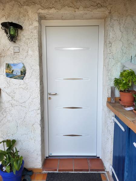 porte d'entrée sécurisée en acier posée en réno à allauch