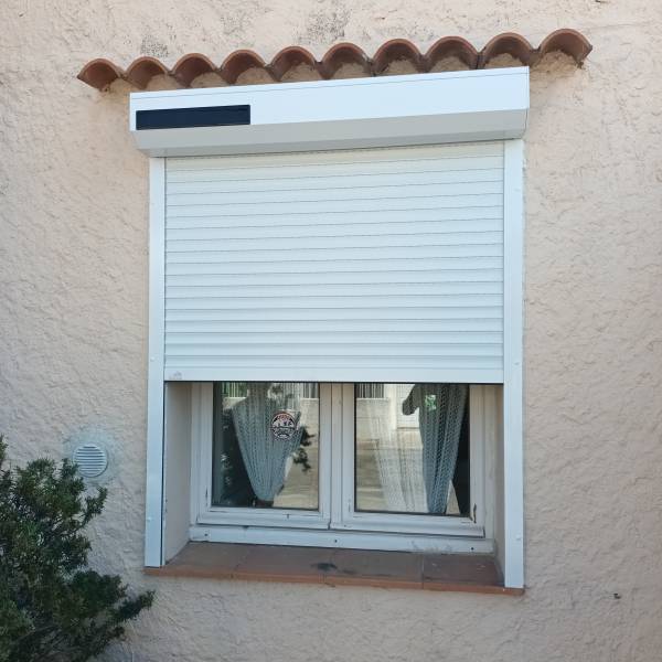 Découvrez notre gamme de volets roulants solaires...De grosses économies d'énergies en perspectives !