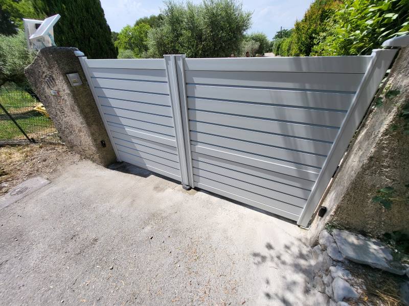 Installation d'un portail en Aluminium motorisé à Allauch 13190