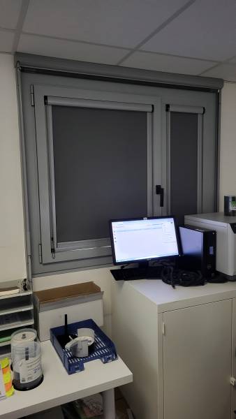 Pose de stores enrouleurs sans perçage à La Ciotat 13600