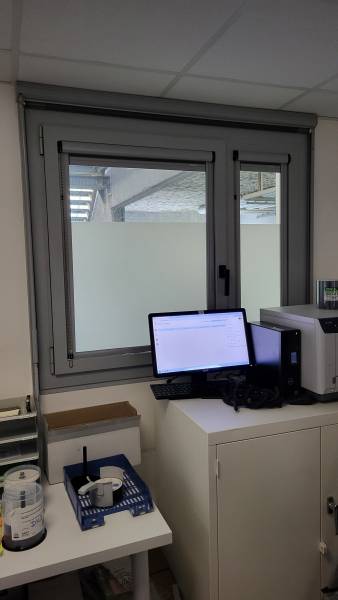 Pose de stores enrouleurs sans perçage à La Ciotat 13600