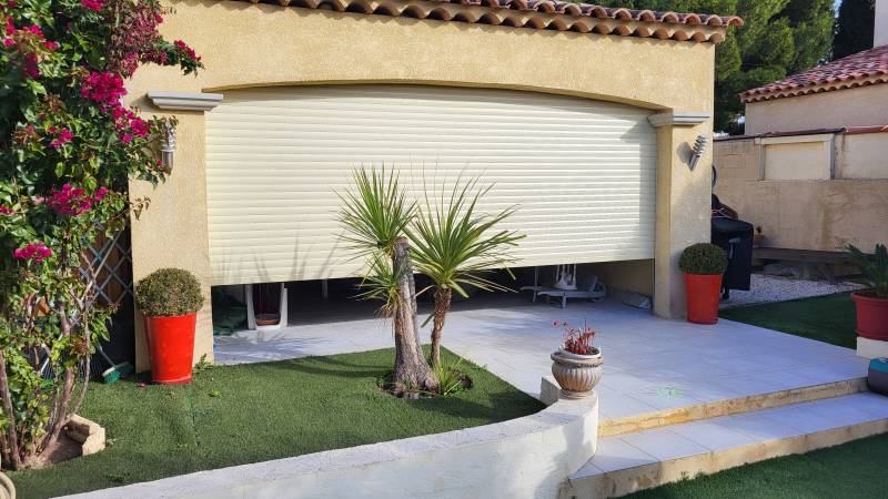 Installation d'un volet roulant grande largeur à Chateau Gombert Marseille 13013