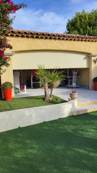 Installation d'un volet roulant grande largeur à Chateau Gombert Marseille 13013