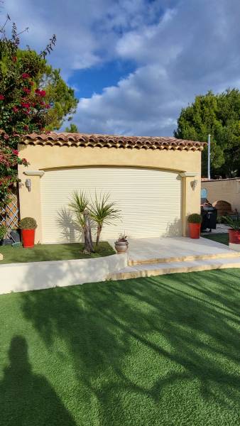 pose de volets roulants sur mesure à plan de cuques 13380